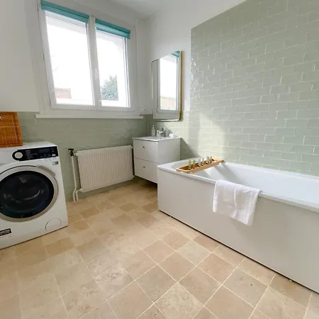 Le Notre Dame Maison Spacieuse Avec Jardin Daire Calais